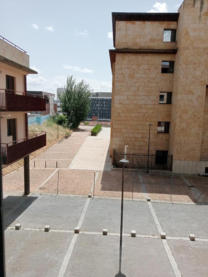 Jardines De La Muralla Free Parking Salamanca Ngoại thất bức ảnh